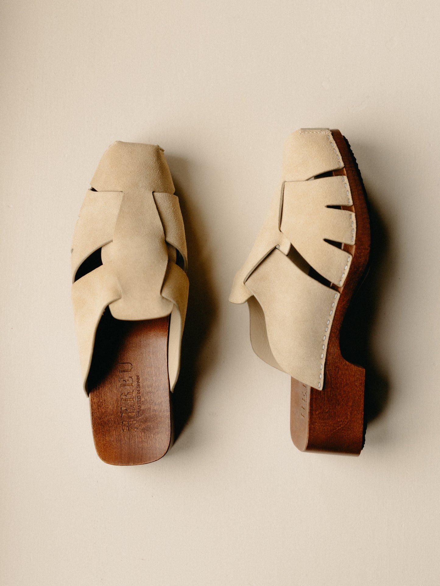 Licia Suede Oat Clogs