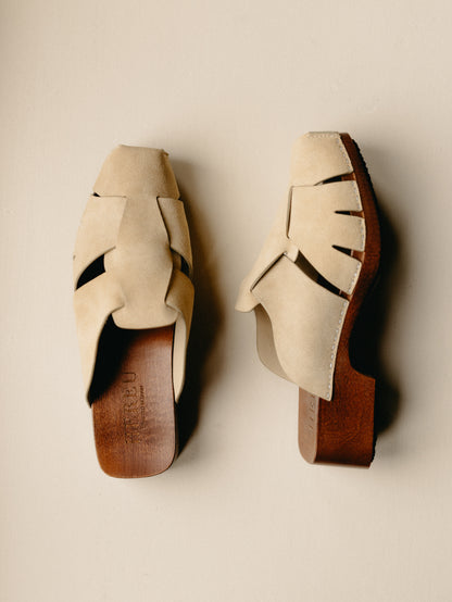 Licia Suede Oat Clogs