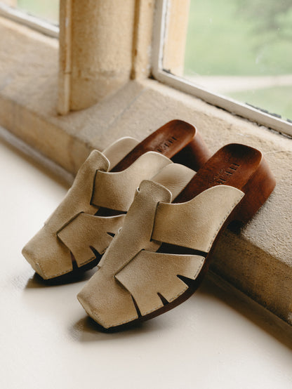 Licia Suede Oat Clogs
